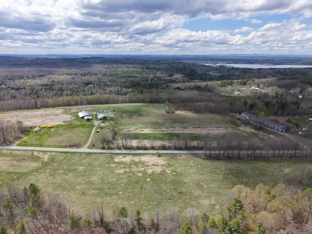 88 Nelson Road Vassalboro ME 04989
