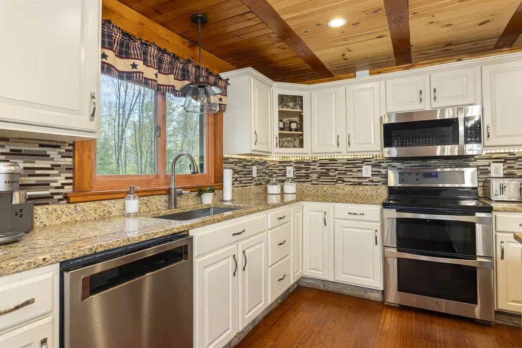 159 Henry Hill Road Buxton ME 04093
