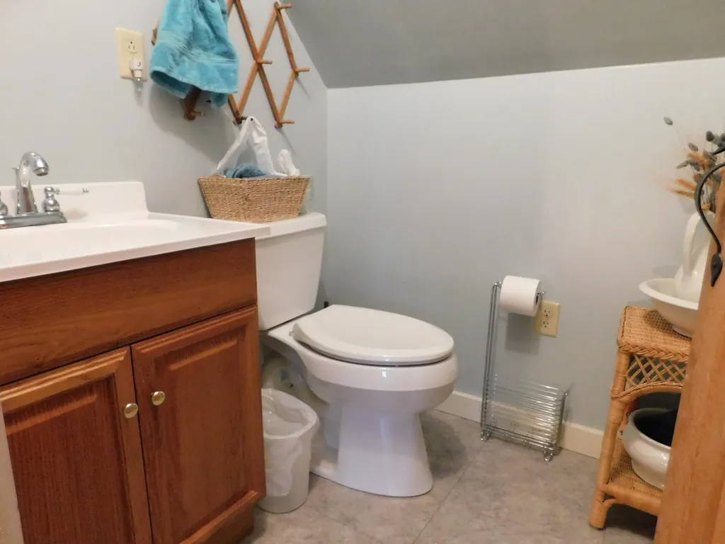 15 Lakeview Drive New Gloucester ME 04260