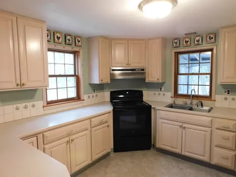 15 Lakeview Drive New Gloucester ME 04260