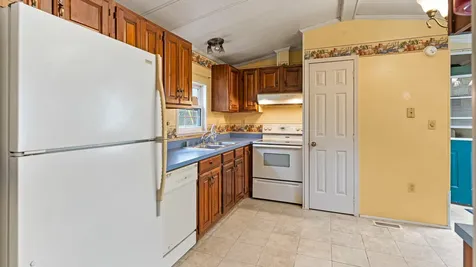 5 Westside Sebago Standish ME 04084