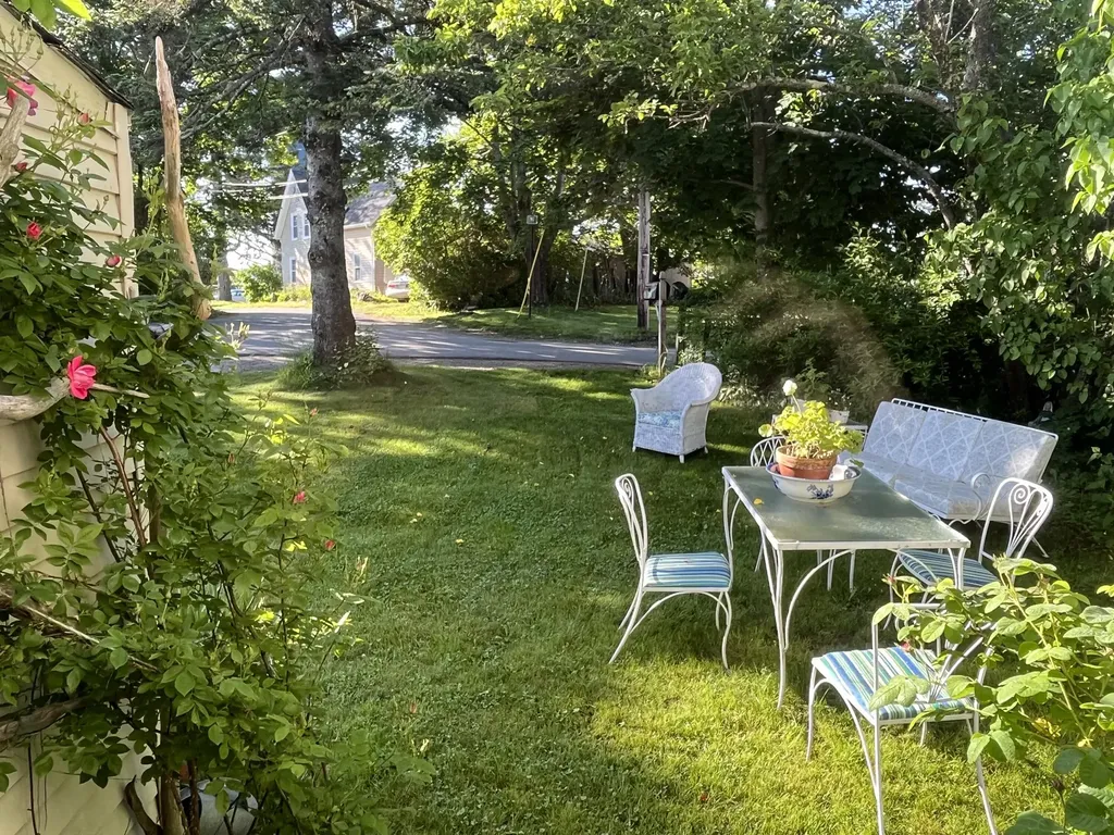 7 Mountain Street Vinalhaven ME 04863