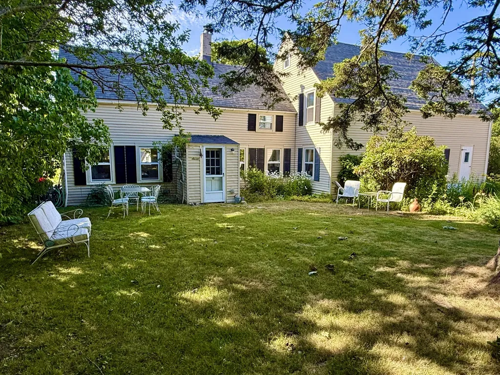 7 Mountain Street Vinalhaven ME 04863