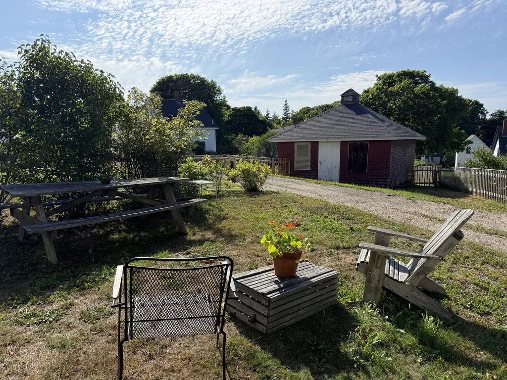 7 Mountain Street Vinalhaven ME 04863