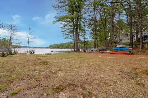1 Gilleys Lane Raymond ME 04071