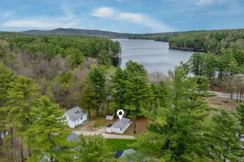 1 Gilleys Lane Raymond ME 04071
