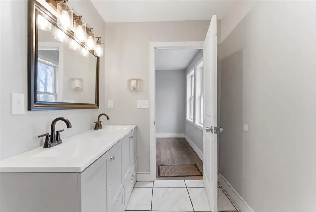 18 Coolidge Avenue Saco ME 04072