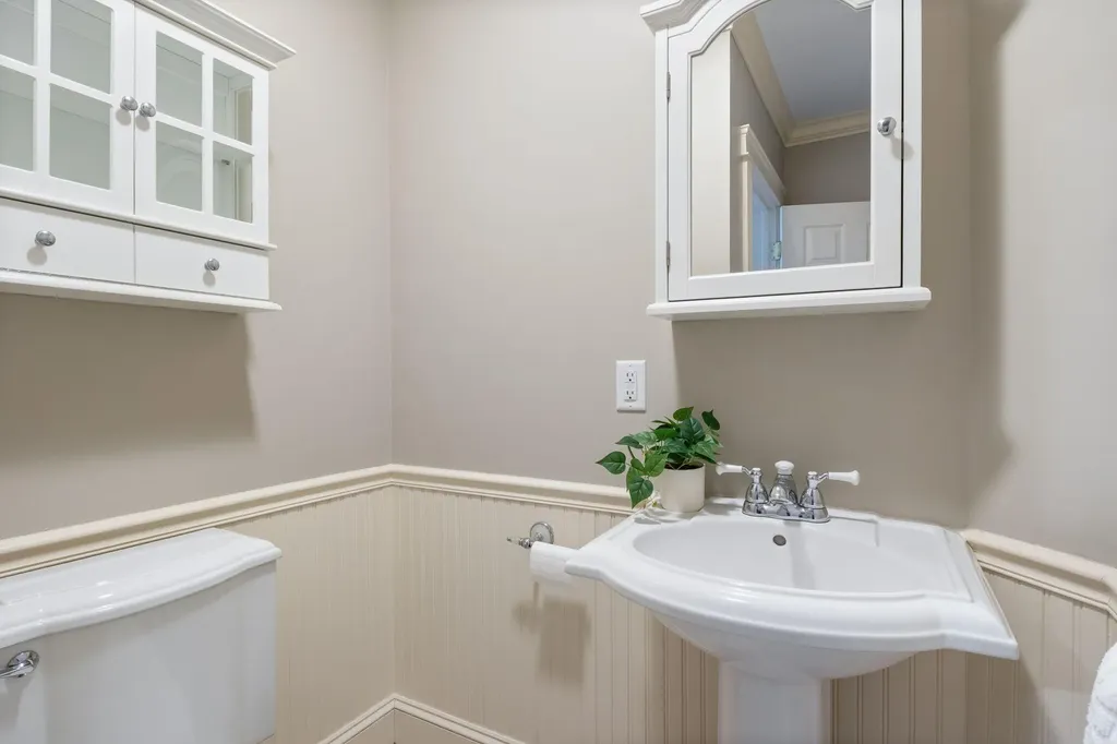 528 Bauneg Beg Hill Road North Berwick ME 03906