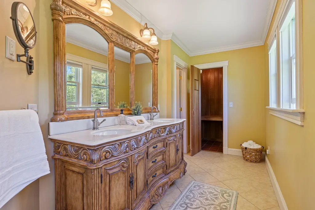 528 Bauneg Beg Hill Road North Berwick ME 03906