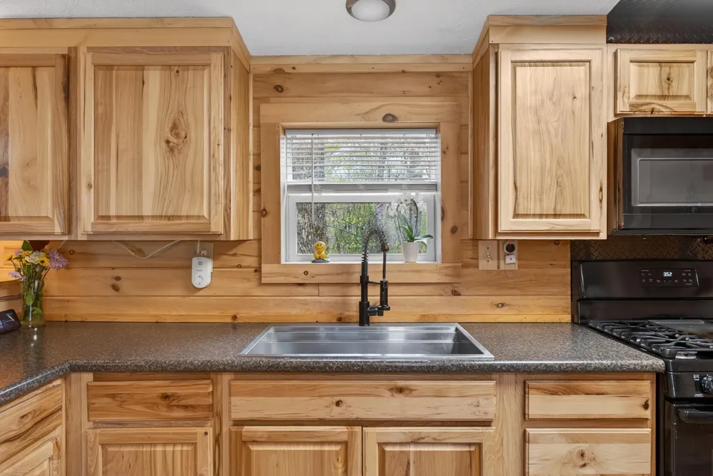 1051 Gardiner Road Wiscasset ME 04578
