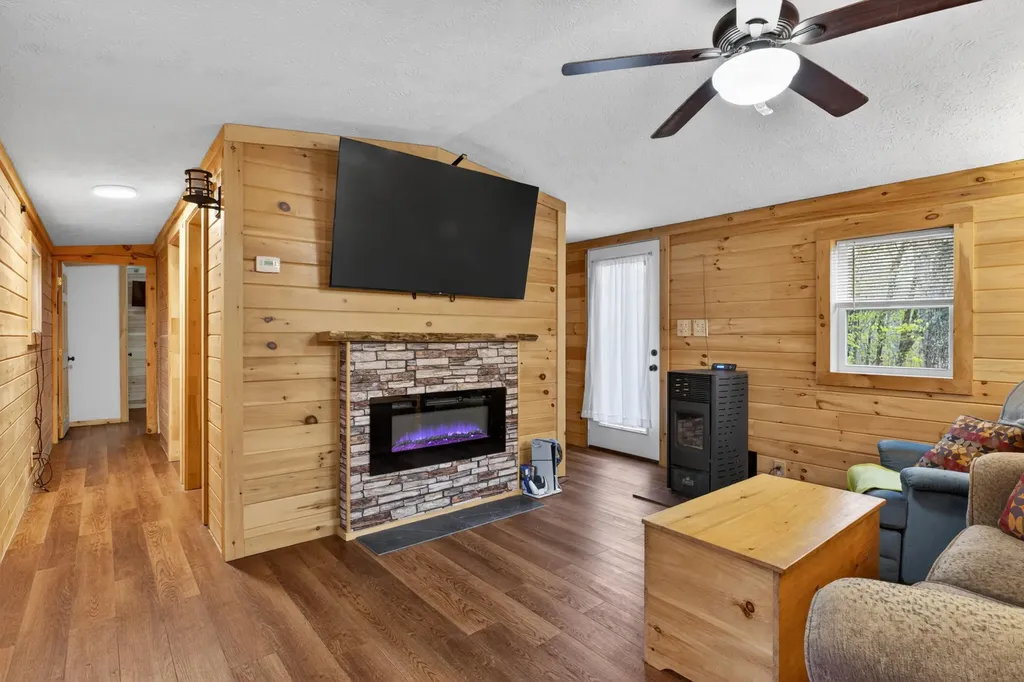 1051 Gardiner Road Wiscasset ME 04578