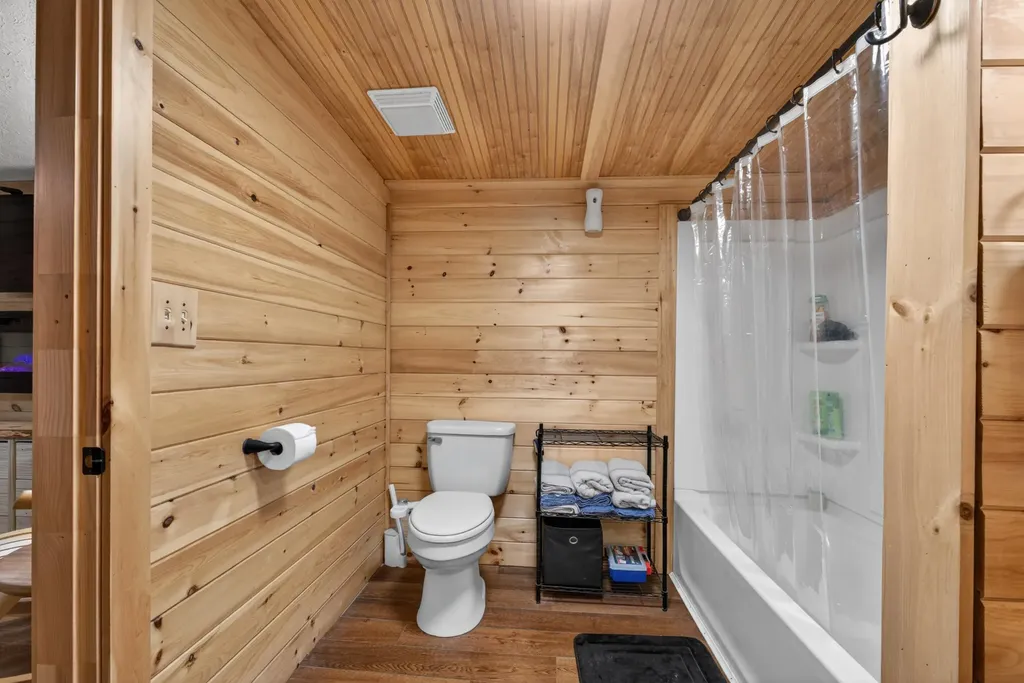 1051 Gardiner Road Wiscasset ME 04578