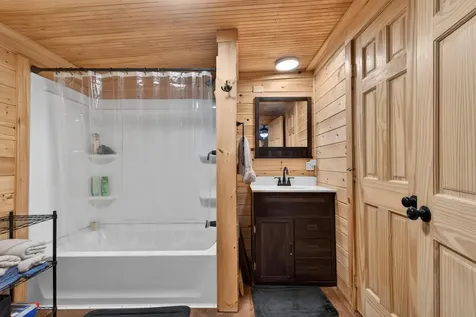 1051 Gardiner Road Wiscasset ME 04578