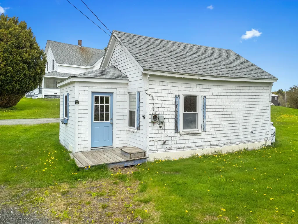 63 Old Rockland Street Rockport ME 04856