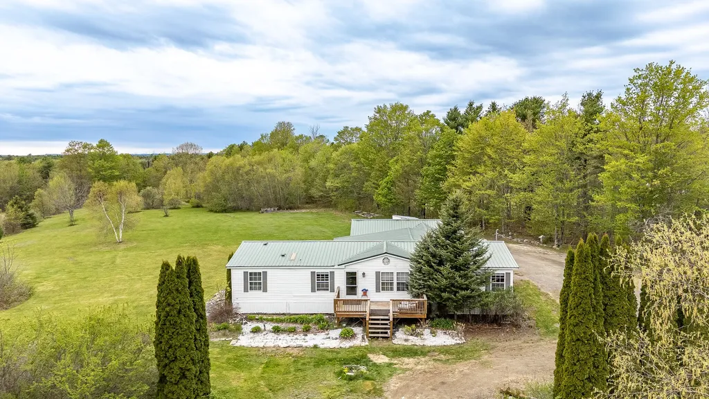 1299 Bangor Road Dover-foxcroft ME 04426