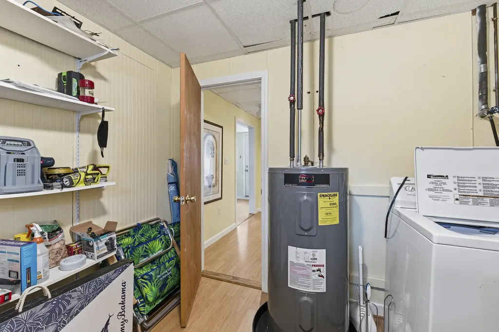 32 Parlin Road York ME 03909