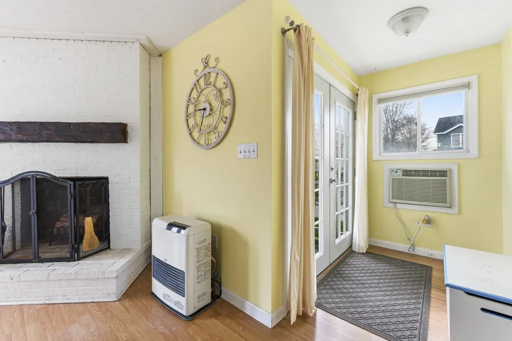 32 Parlin Road York ME 03909