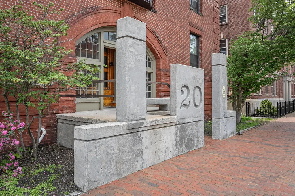 20 West Street Portland ME 04102