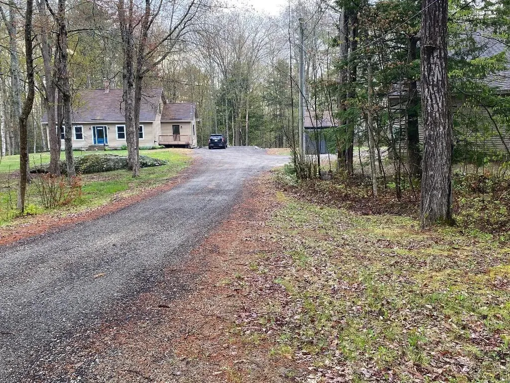 671 Meadow Road Topsham ME 04086