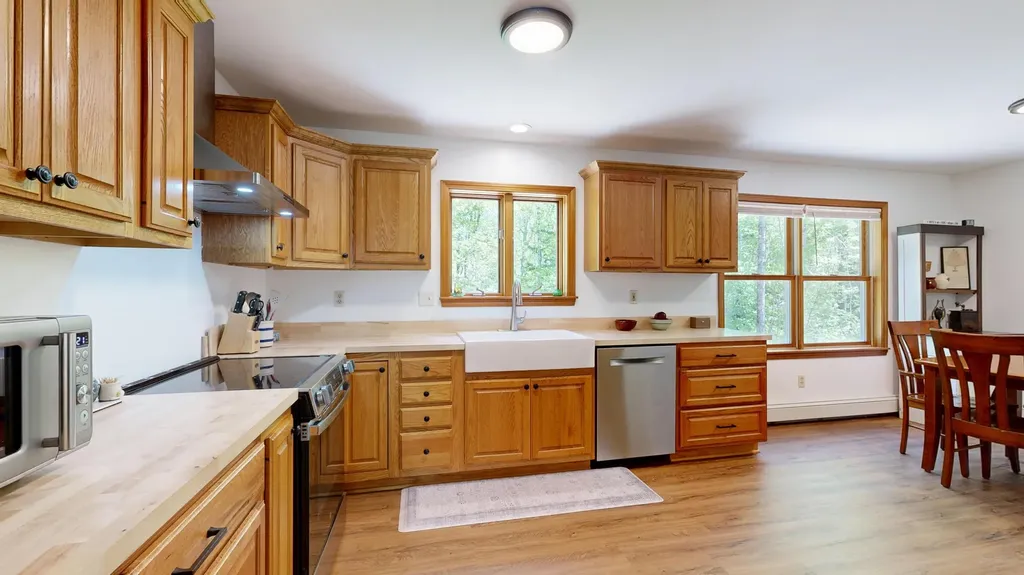 671 Meadow Road Topsham ME 04086
