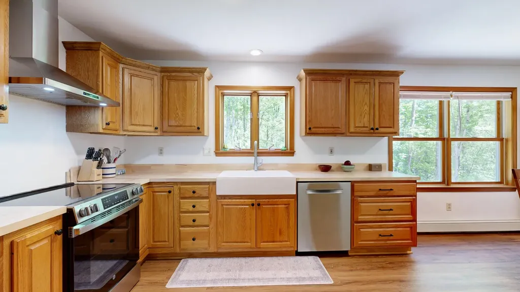 671 Meadow Road Topsham ME 04086