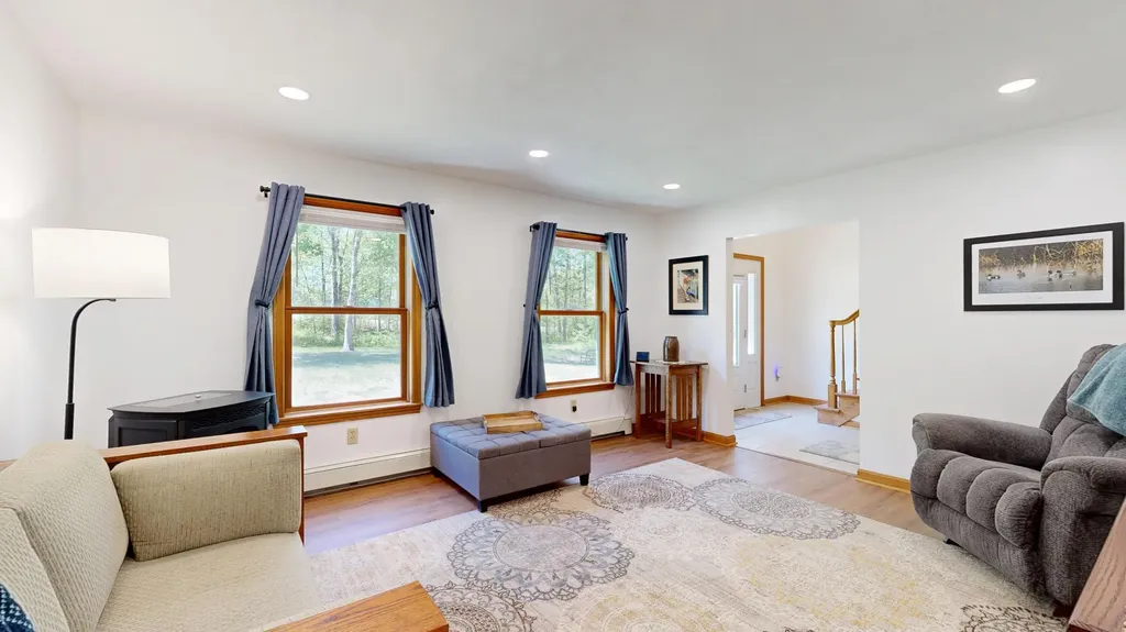 671 Meadow Road Topsham ME 04086