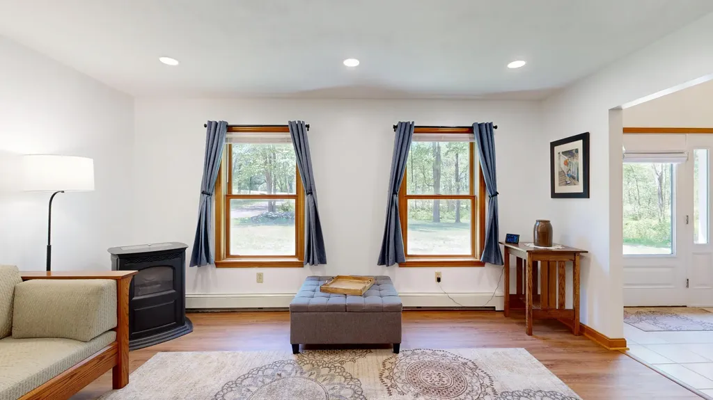 671 Meadow Road Topsham ME 04086