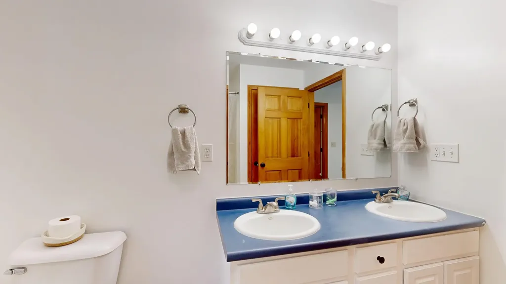 671 Meadow Road Topsham ME 04086
