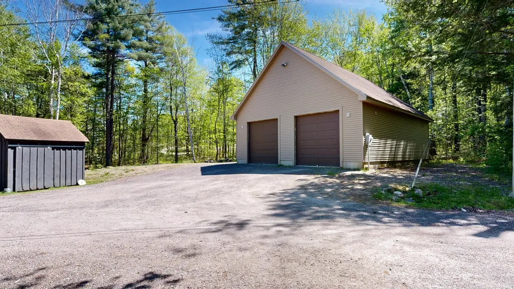 671 Meadow Road Topsham ME 04086