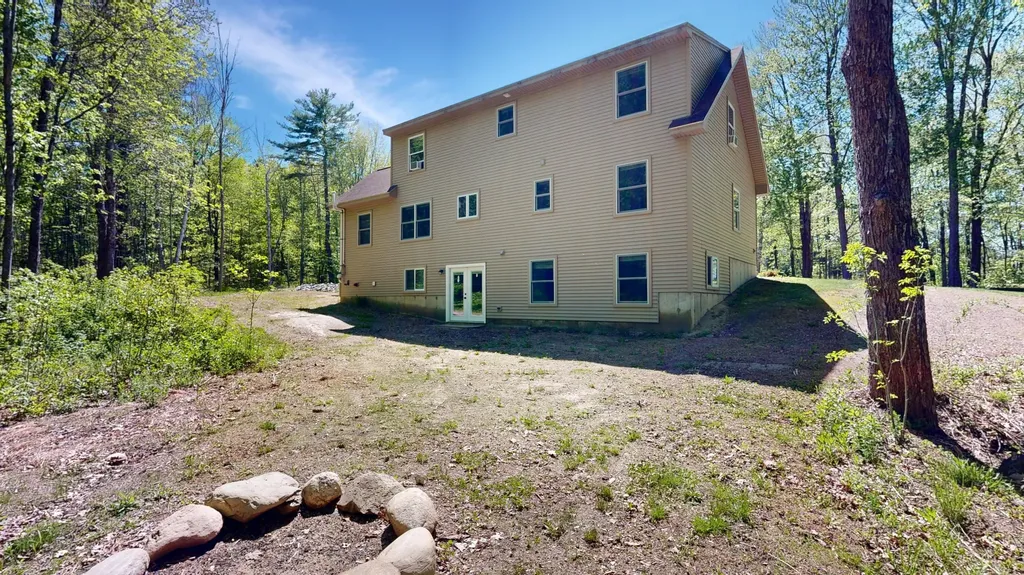 671 Meadow Road Topsham ME 04086