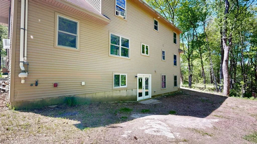 671 Meadow Road Topsham ME 04086