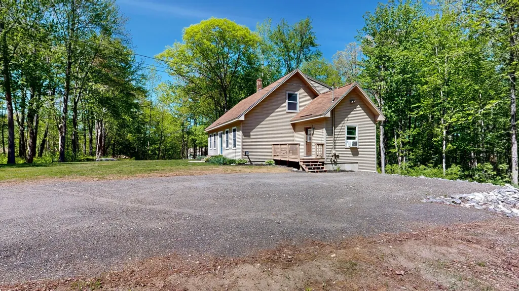 671 Meadow Road Topsham ME 04086