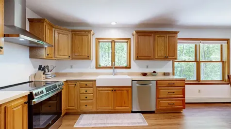 671 Meadow Road Topsham ME 04086