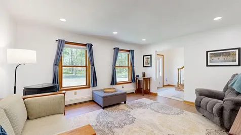 671 Meadow Road Topsham ME 04086