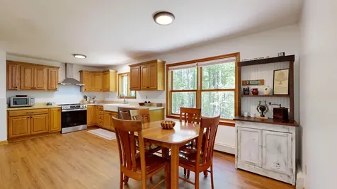 671 Meadow Road Topsham ME 04086
