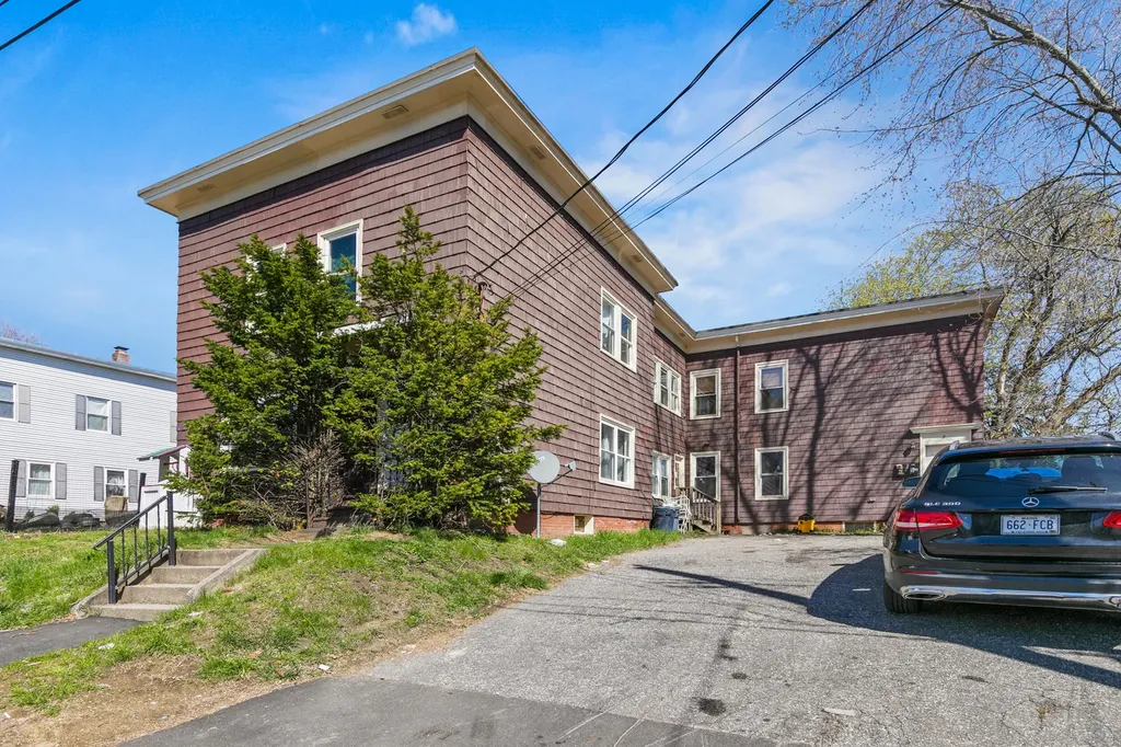 5 Cottage Street Lewiston ME 04240