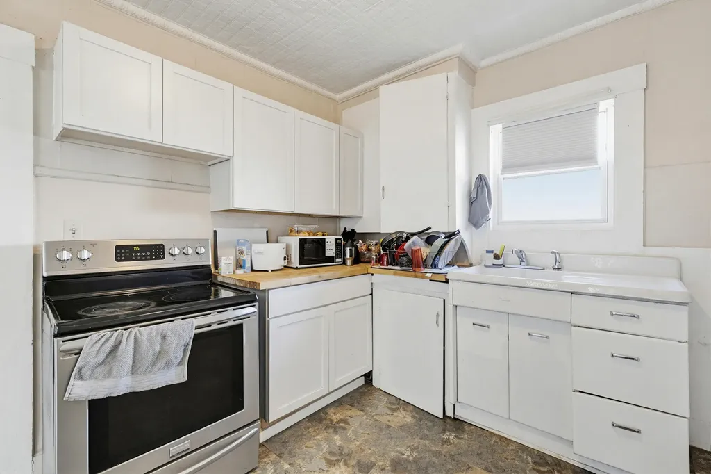 5 Cottage Street Lewiston ME 04240