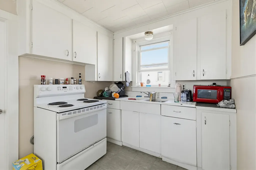 5 Cottage Street Lewiston ME 04240