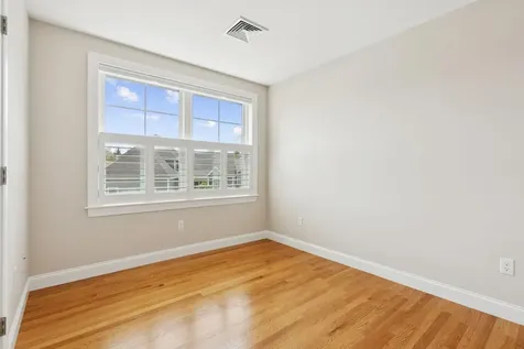 9 Mccann Way Scarborough ME 04074