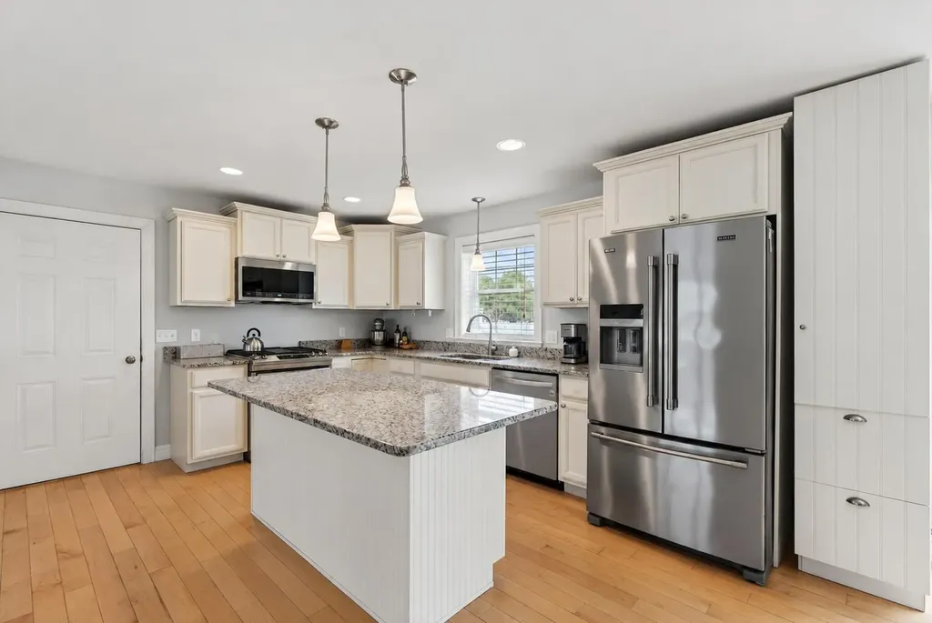 3 Chestnut Lane Kennebunk ME 04043