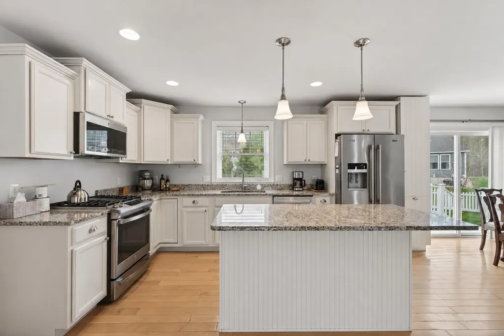 3 Chestnut Lane Kennebunk ME 04043
