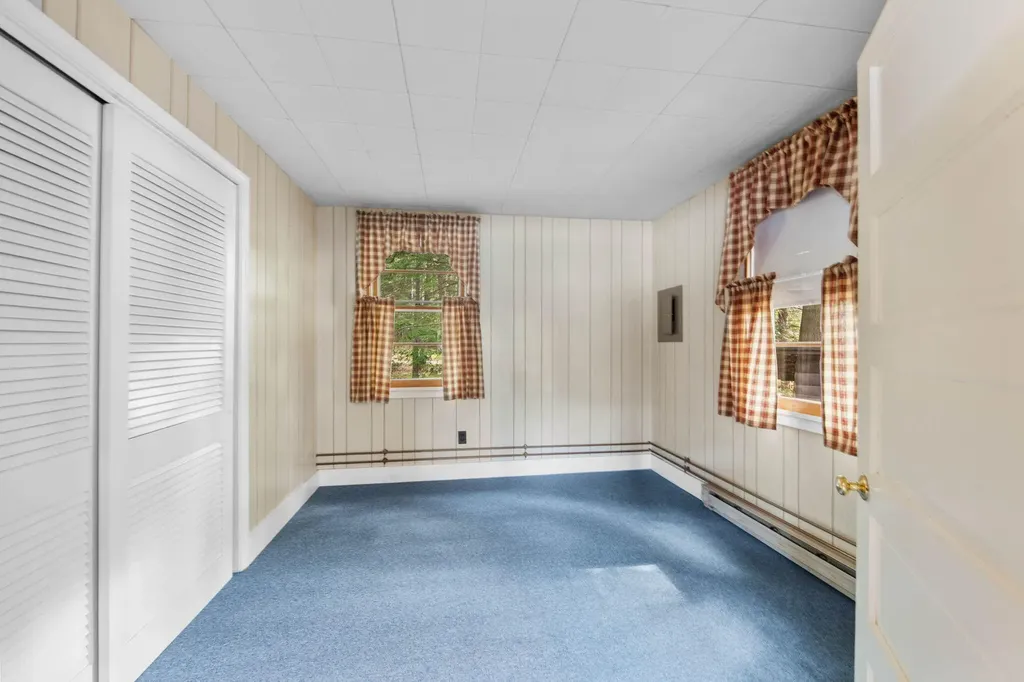158 Pine Point Road Oxford ME 04270
