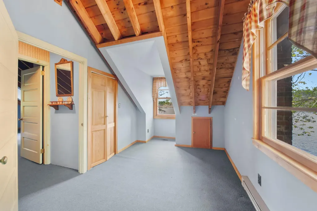 158 Pine Point Road Oxford ME 04270