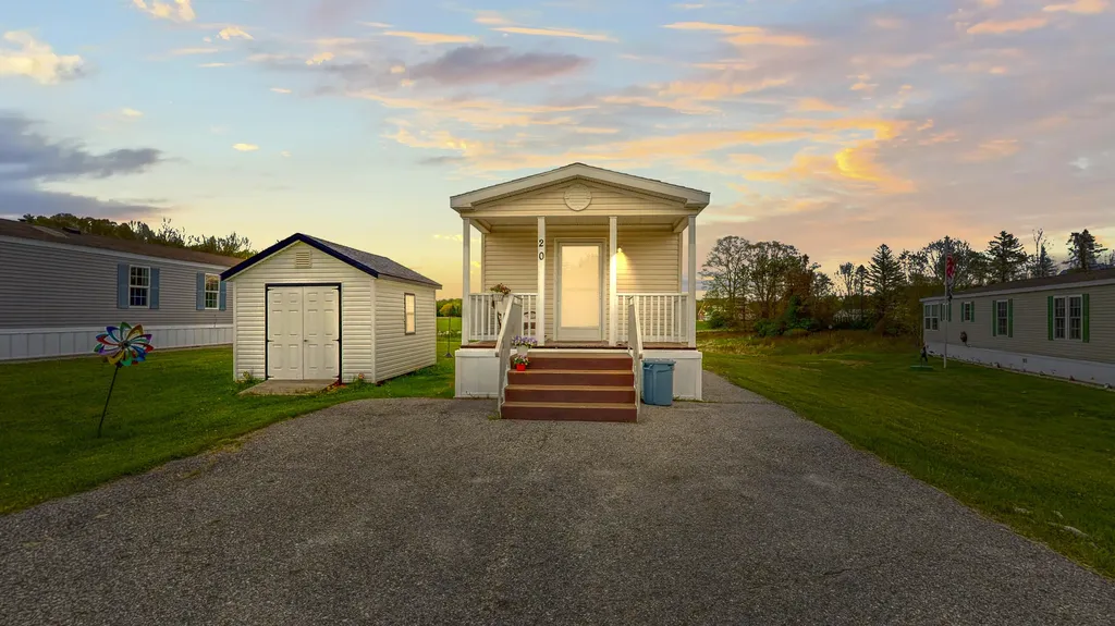 20 Joshs Way Poland ME 04274