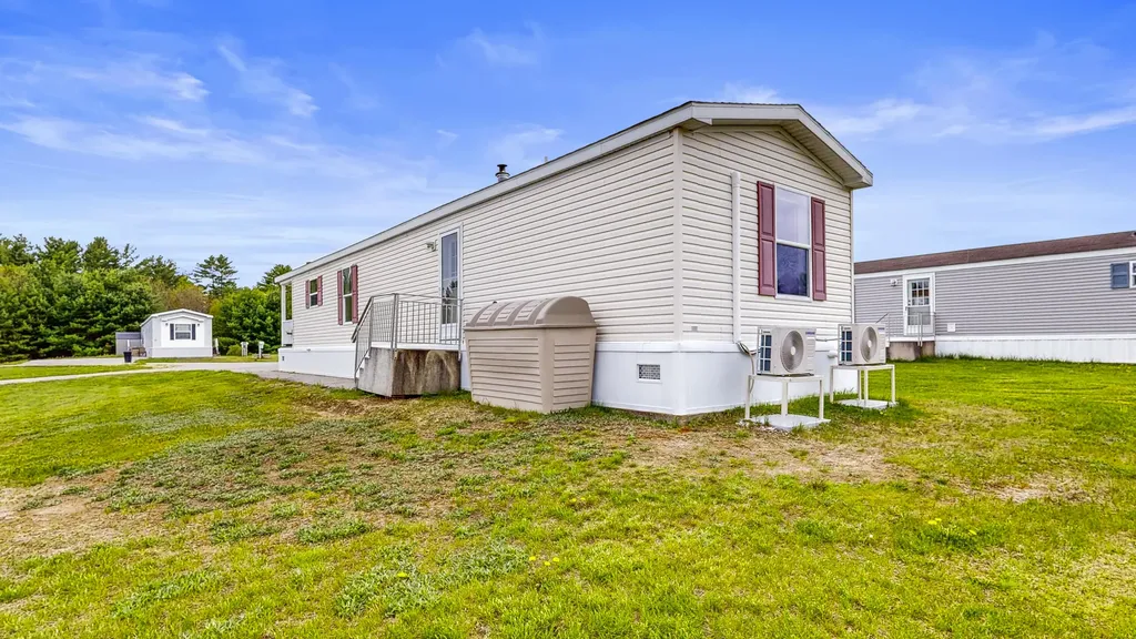 20 Joshs Way Poland ME 04274