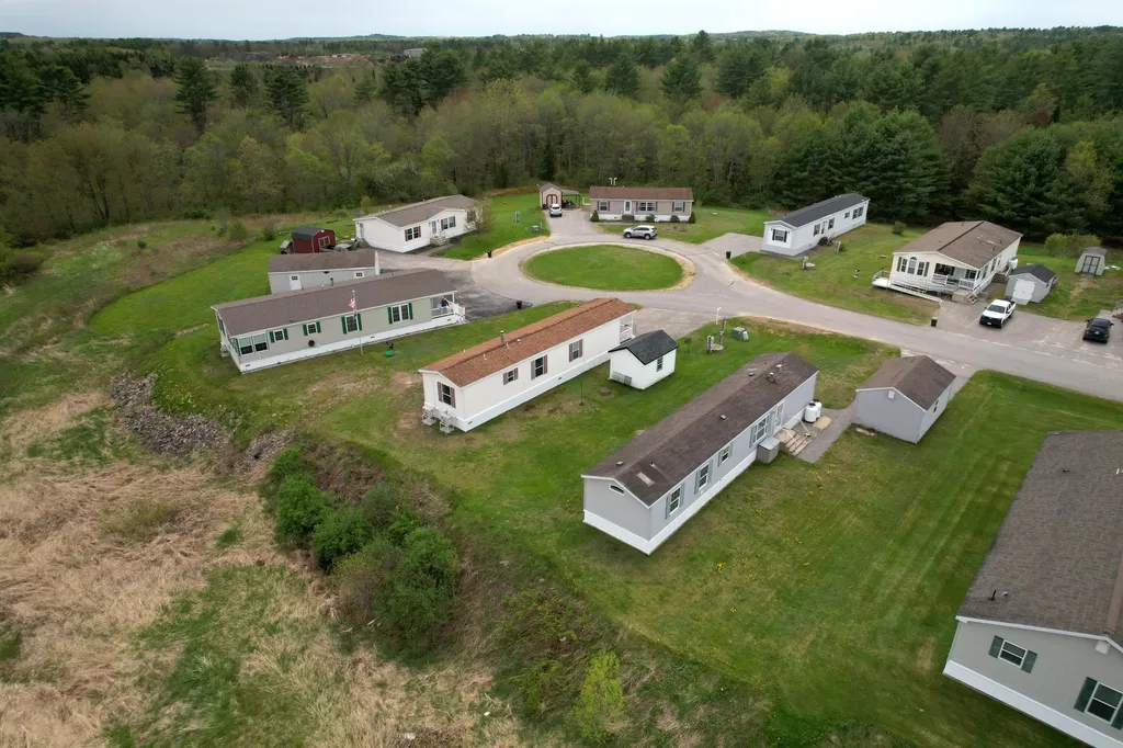 20 Joshs Way Poland ME 04274