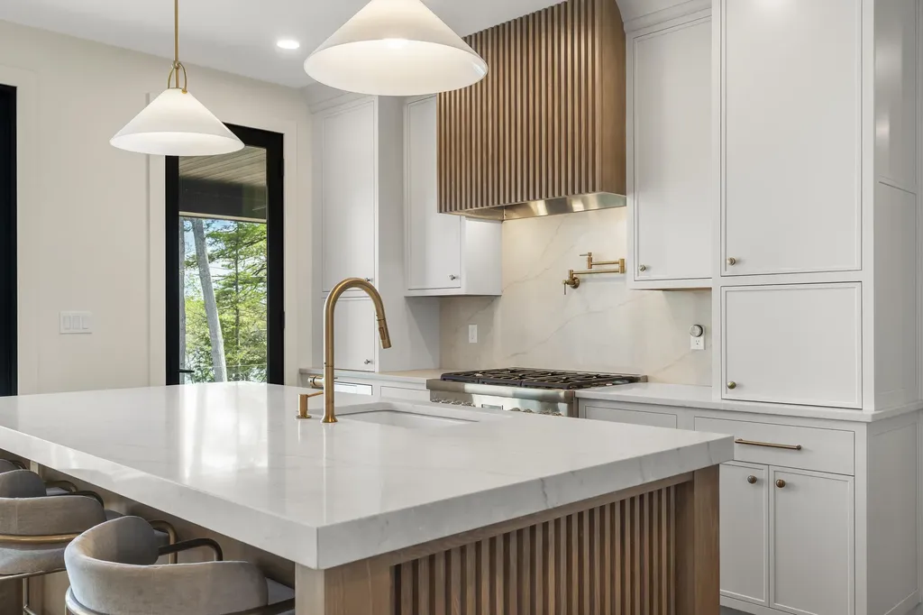 80 Riverview Landing Damariscotta ME 04543