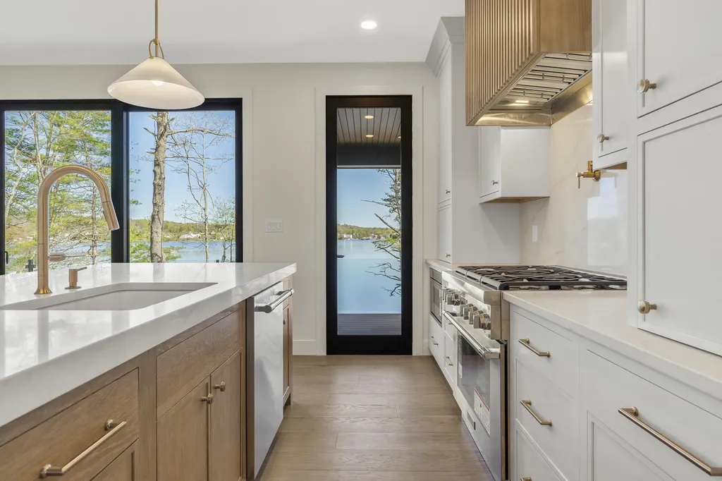 80 Riverview Landing Damariscotta ME 04543