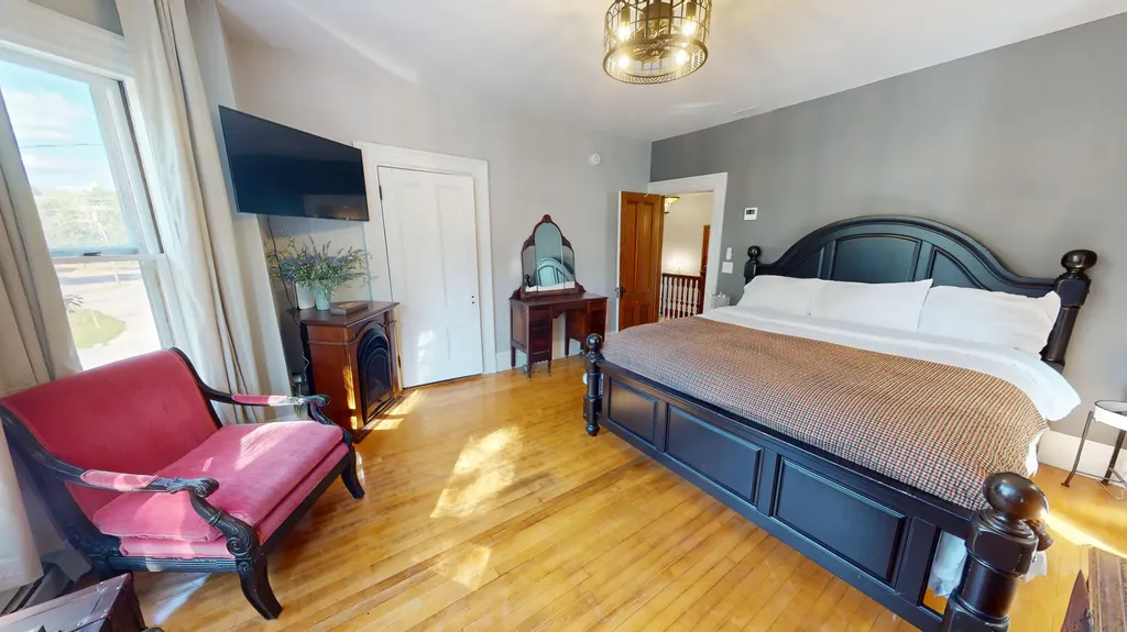 84 Cedar Street Bangor ME 04401
