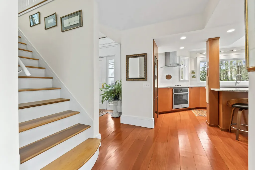 18 Zeitler Farm Road Brunswick ME 04011